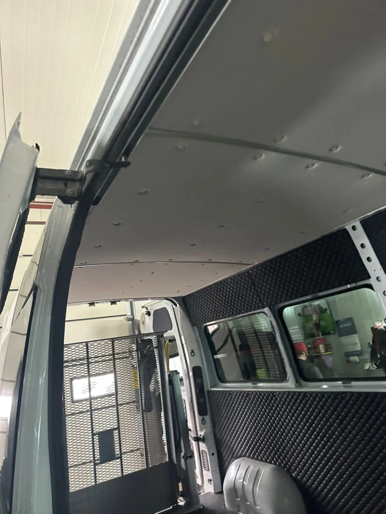 Toyota PROACE – reflektory przednie LED i detale karoserii