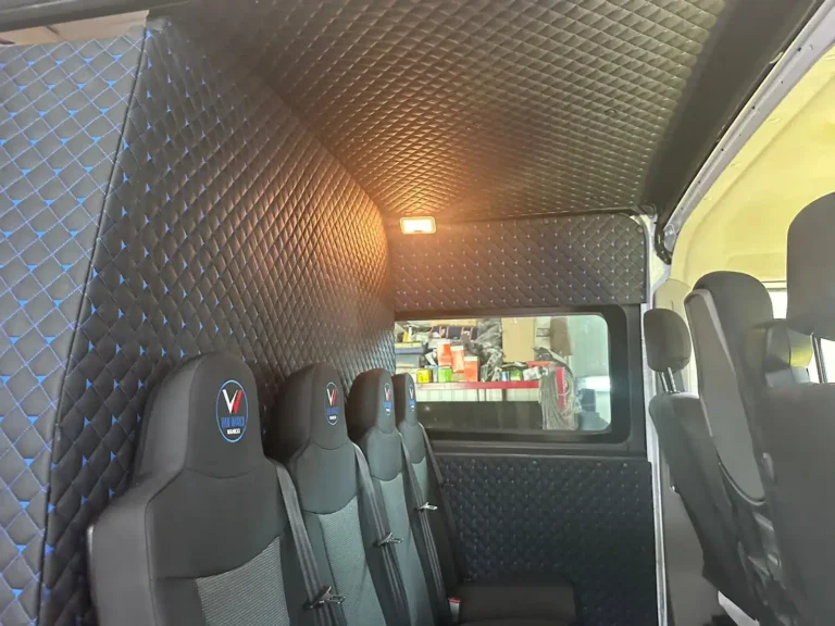 Renault Master – zdjęcie boczne furgonu dostawczego