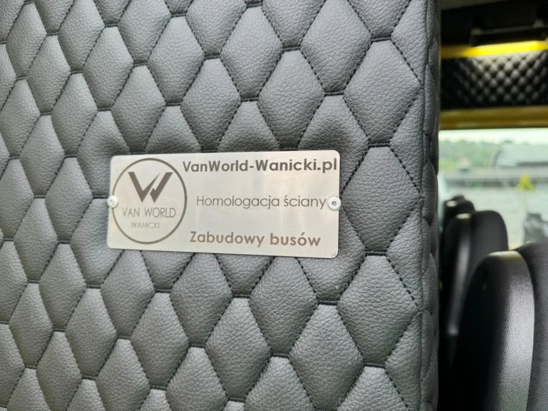 Mercedes Sprinter – przestrzeń ładunkowa po profesjonalnej zabudowie