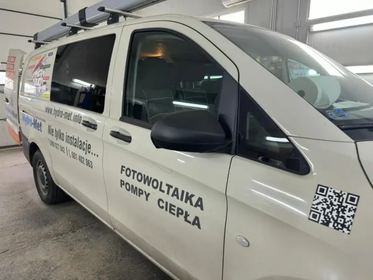 Mercedes-Benz Vito z zabudową – widok zewnętrzny samochodu dostawczego