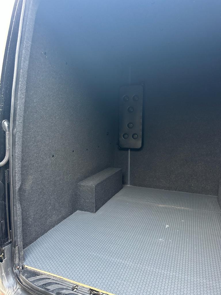 Mercedes Sprinter – zabudowa dostawcza dopasowana do potrzeb firmy