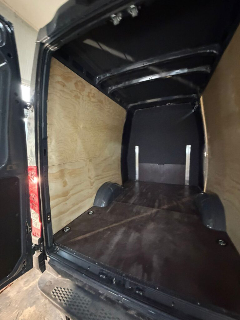 MAN TGE – boczny widok samochodu dostawczego