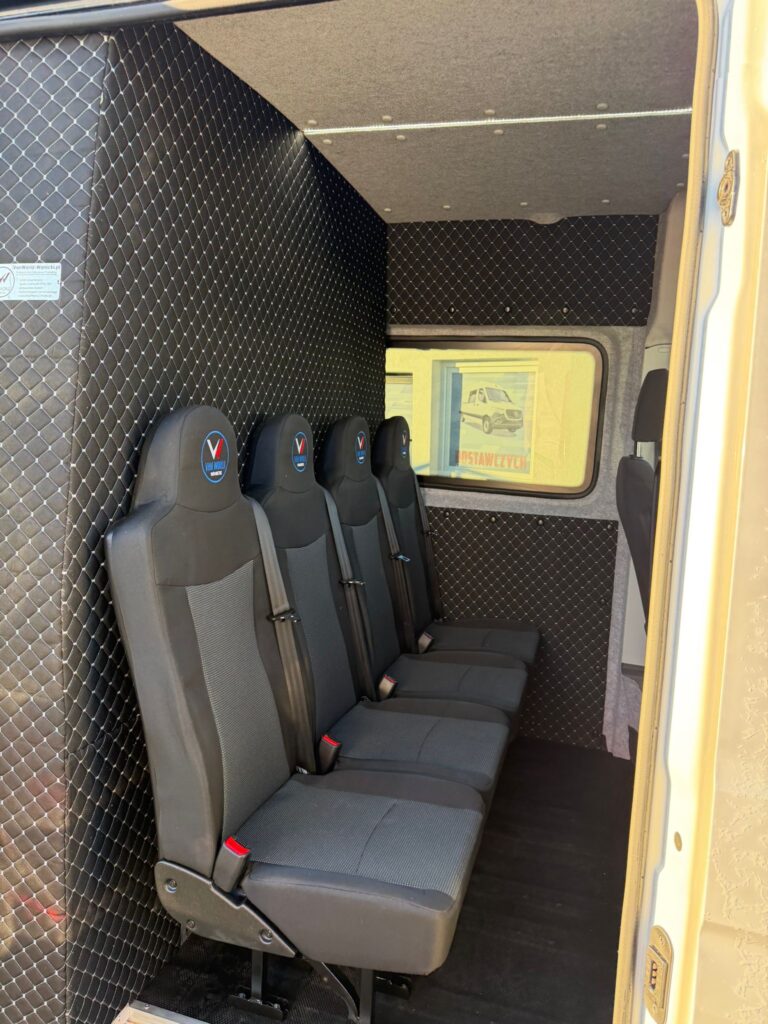 Volkswagen Crafter – podłoga przestrzeni ładunkowej i wnętrze ładowni