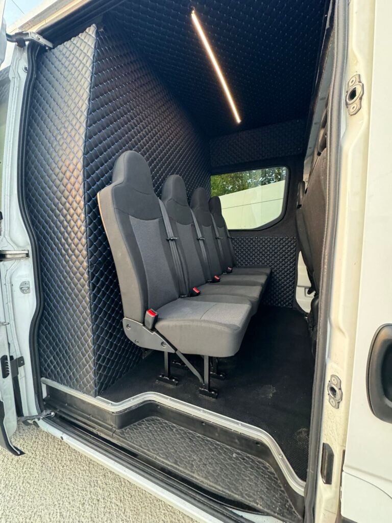 Volkswagen Crafter – drzwi przesuwne boczne ułatwiające załadunek