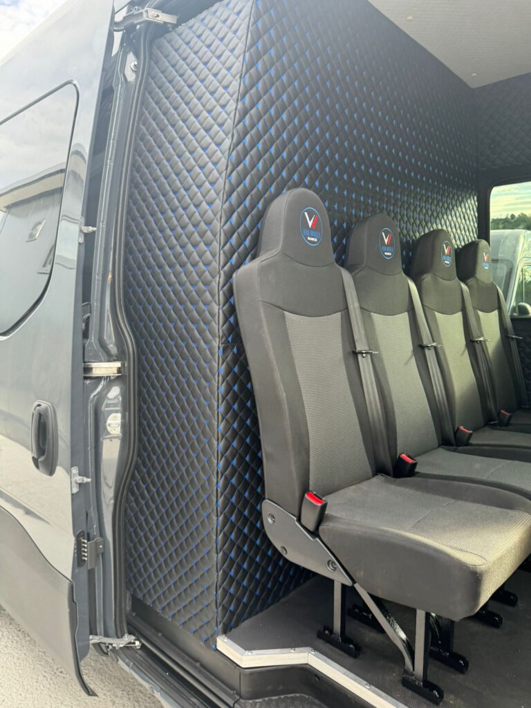 Citroën Jumper – tylne drzwi z otwartą przestrzenią ładunkową