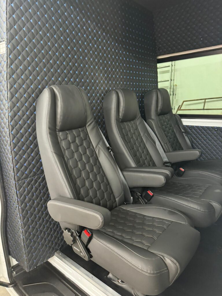 Citroën Jumper – zbliżenie foteli i pasów bezpieczeństwa