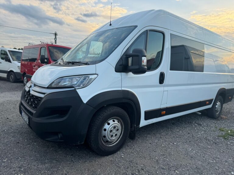 Citroën Jumper – fotele pasażerskie w zabudowie brygadowej