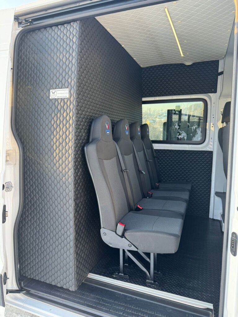 Citroën Jumper – fotele pasażerskie w zabudowie brygadowej