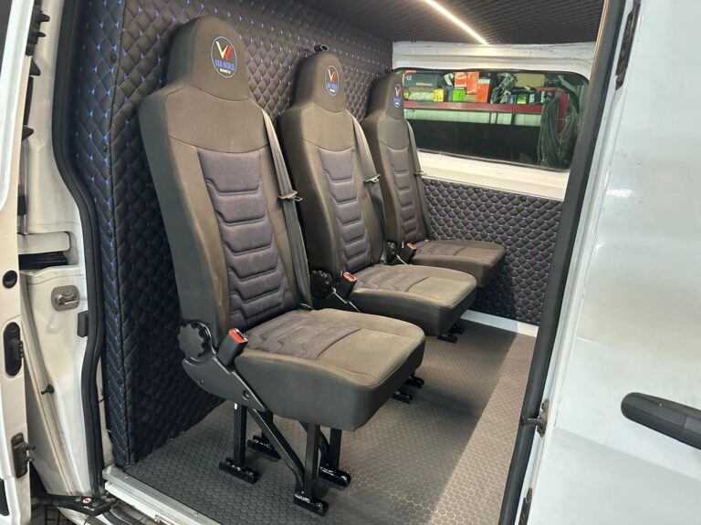 Zabudowa przestrzeni ładunkowej Citroën Jumpy – wykończone wnętrze