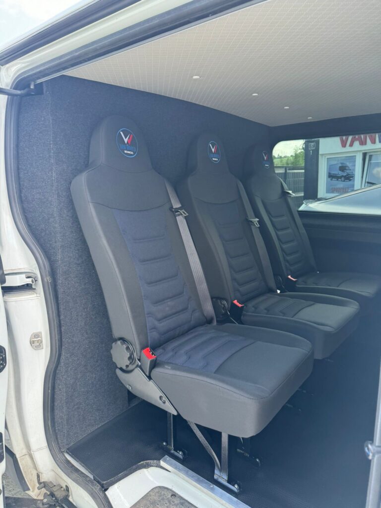 Zabudowa busa Citroën Jumpy – realizacja Vanworld Wanicki