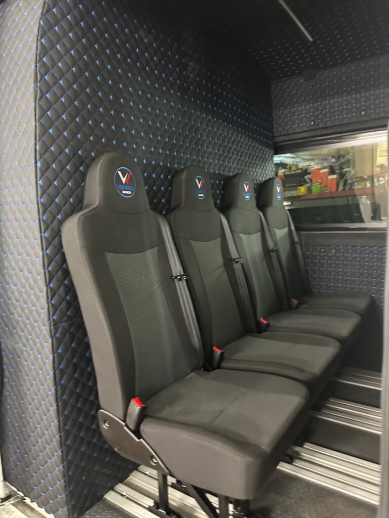 Ford Transit – ergonomiczna kabina z widokiem na siedzenia