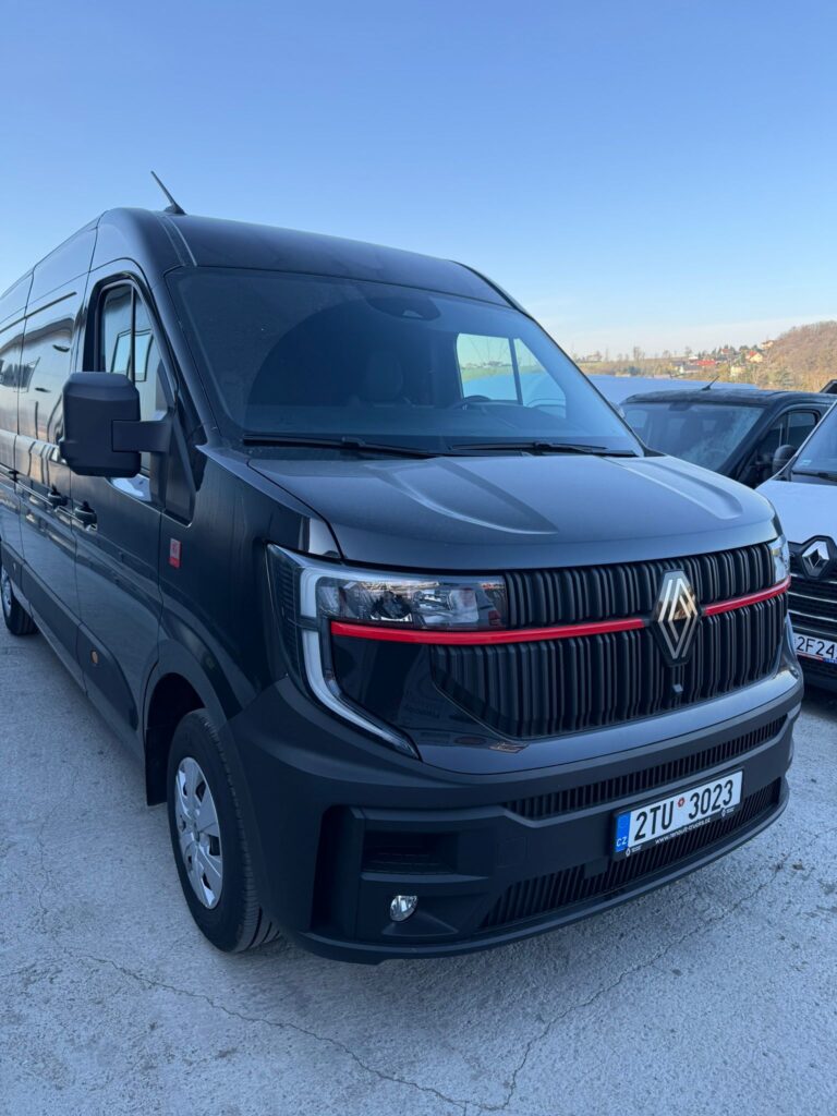 Brygadowy van – widok z boku na użytkową część ładunkową i kabinę pasażerów