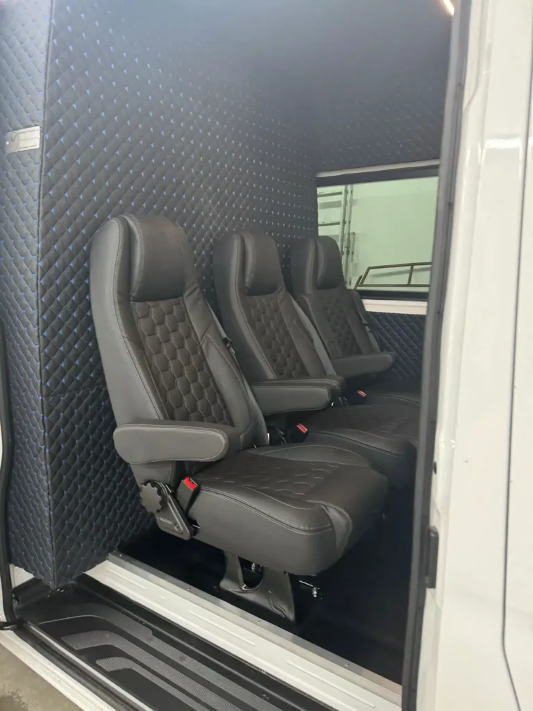 Renault Master – fotel kierowcy i konsola centralna