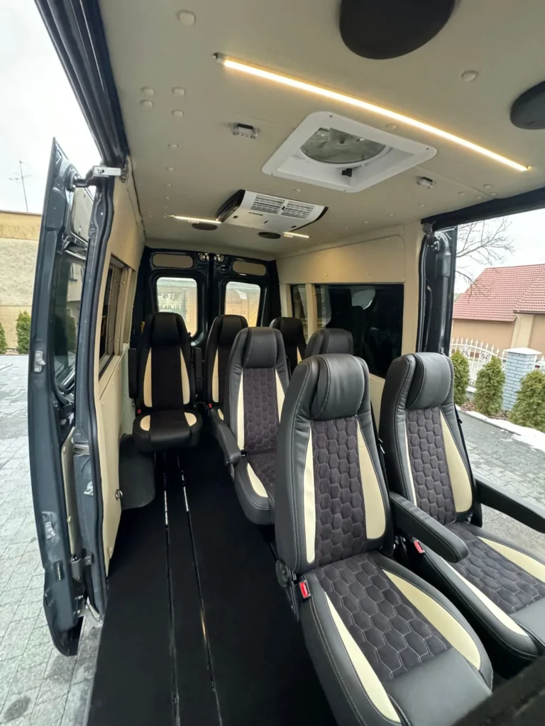 Renault Master – reflektory przednie LED i grill marki Renault