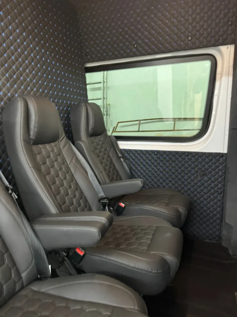 Renault Master – przesuwne drzwi boczne do przestrzeni ładunkowej